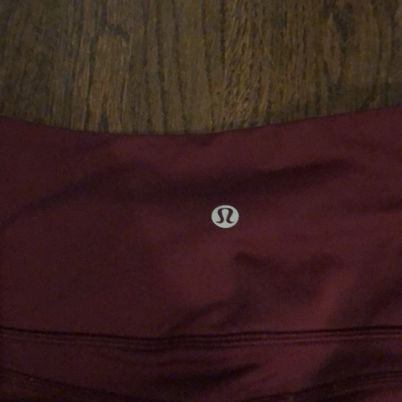 Lululemon leggings with zip side pockets. High rise. Like new - Picture 2 of 3